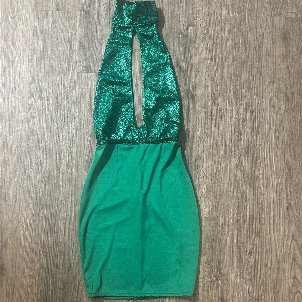 Elegant Green Backless Dress